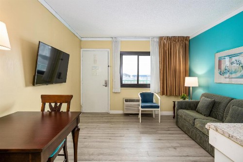 Cayman Suites Hotel - image 22