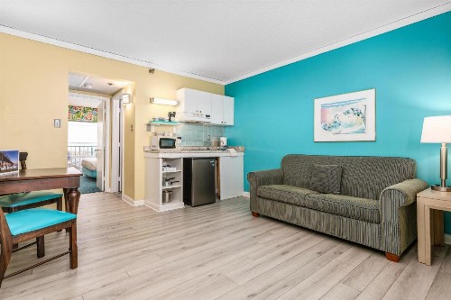 Cayman Suites Hotel - image 28