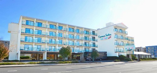 Cayman Suites Hotel - image 4