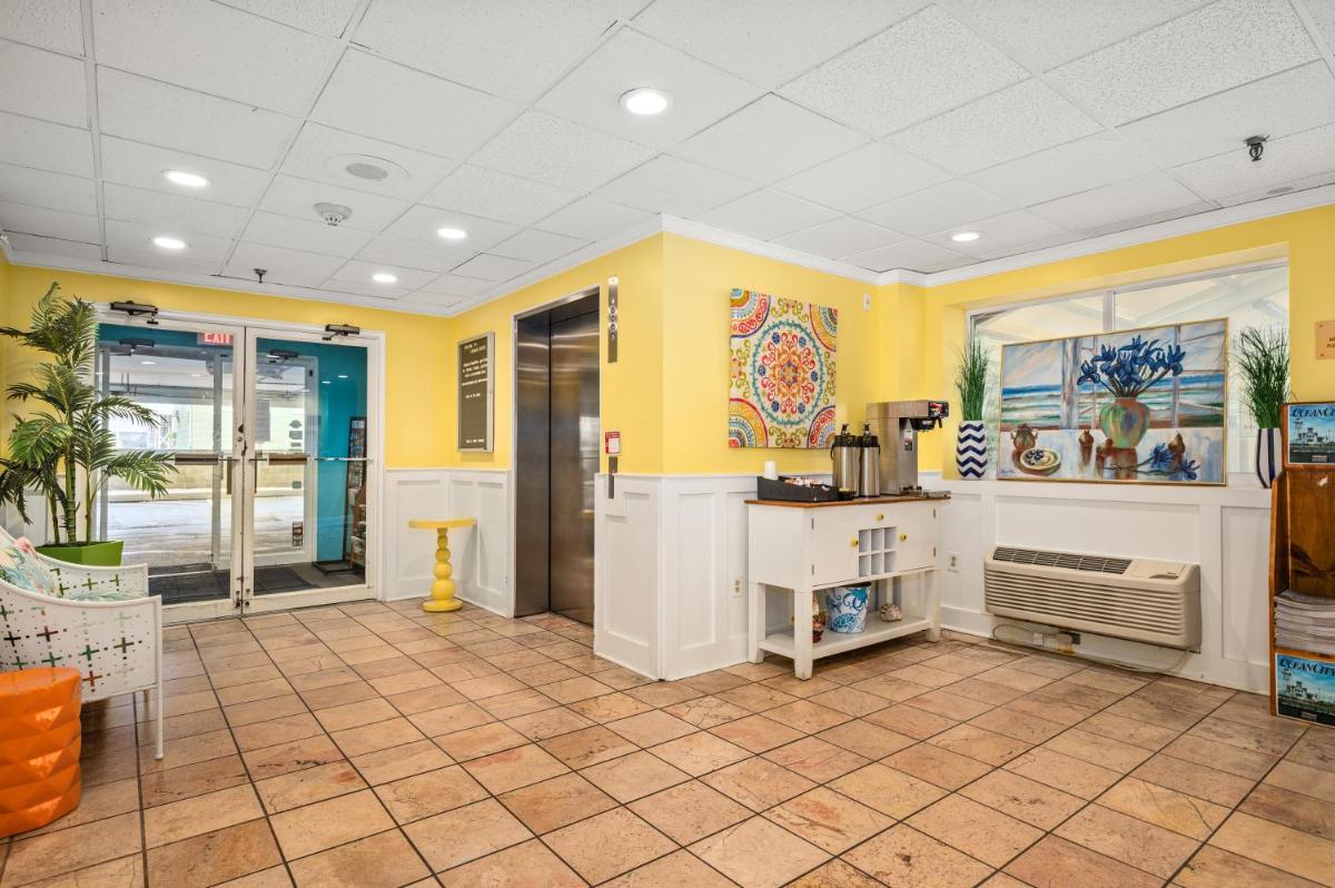 Cayman Suites Hotel - image 5