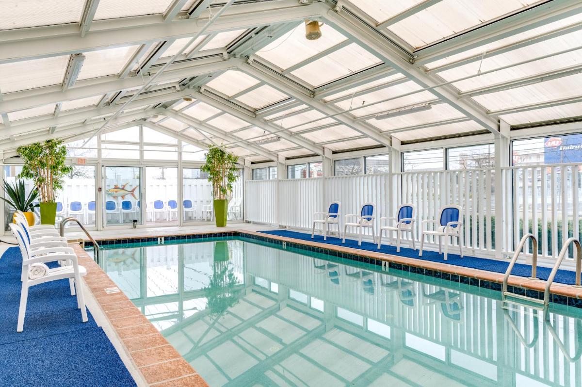 Cayman Suites Hotel - image 6