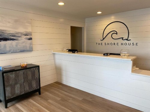 Bedtime Inn and Suites - image 1