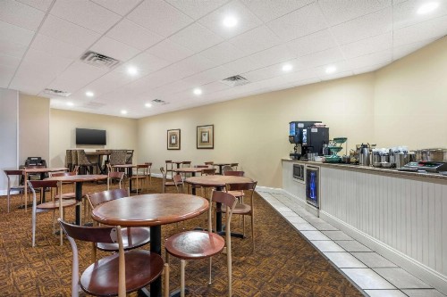 Best Western Ocean City Hotel and Suites - image 19
