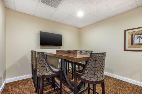 Best Western Ocean City Hotel and Suites - image 8