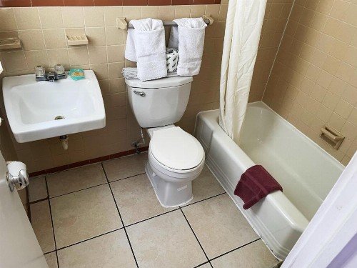 Kings Arms Motel - image 23