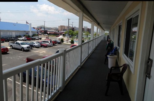 Kings Arms Motel - image 4
