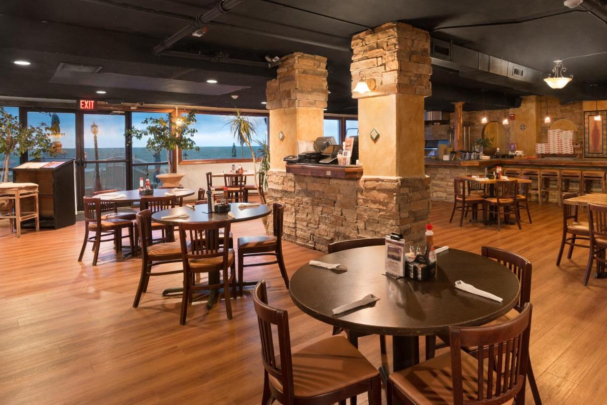 Howard Johnson Plaza by Wyndham Ocean City Oceanfront - image 6