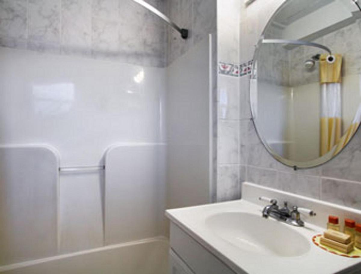 Days Inn by Wyndham Ocean City Oceanfront - image 4
