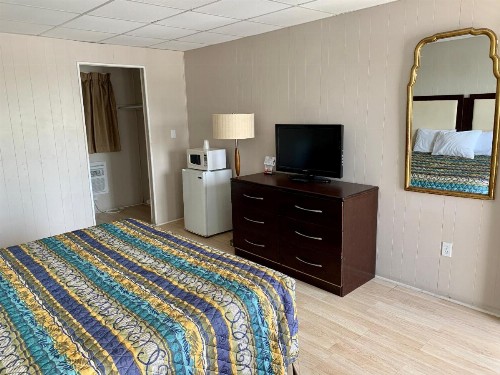 Cabana Motel - image 25