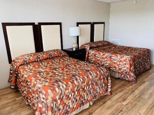 Cabana Motel - image 6