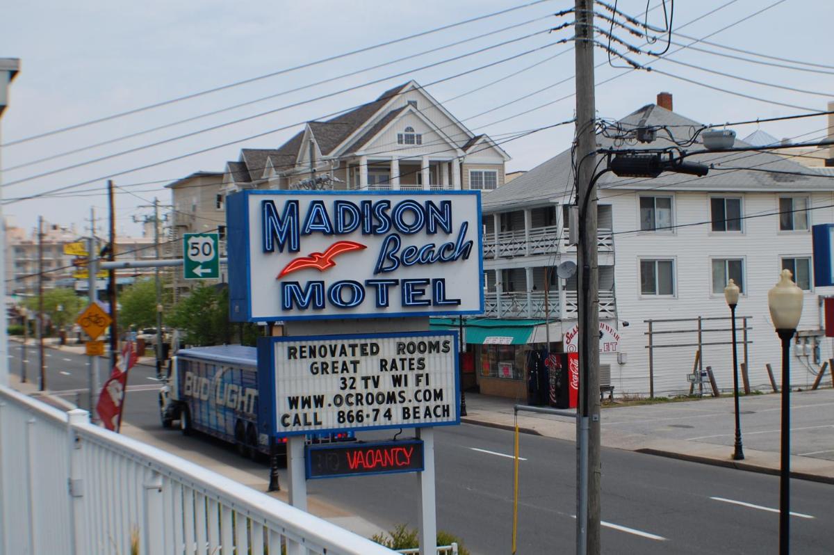 Madison Beach Motel - image 5