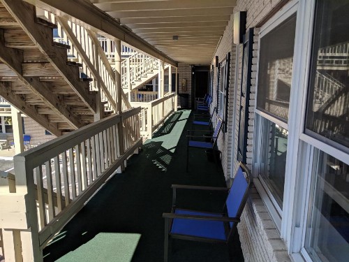 Crystal Sands Motel - image 14