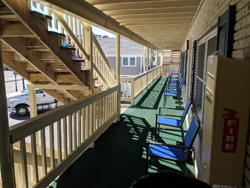 Crystal Sands Motel - image 18