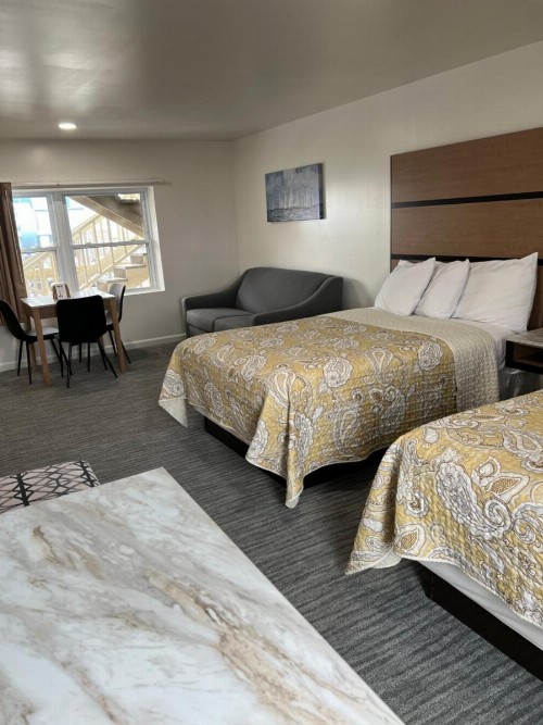 Crystal Sands Motel - image 31
