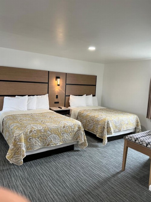 Crystal Sands Motel - image 38