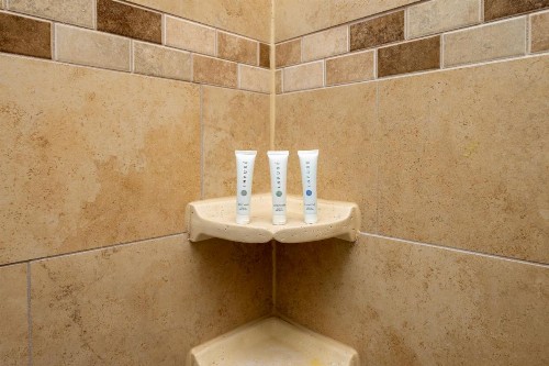 Commander Beach House Hotel - image 11