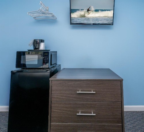 Commander Beach House Hotel - image 18