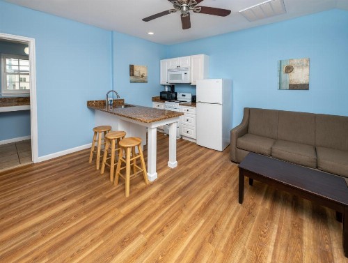 Commander Beach House Hotel - image 32