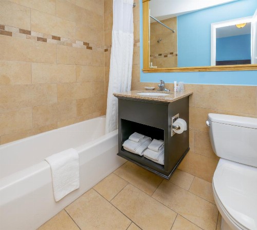 Commander Beach House Hotel - image 39