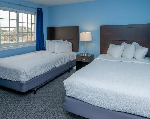 Commander Beach House Hotel - image 41
