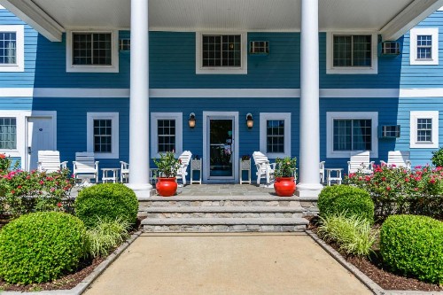 Commander Beach House Hotel - image 47