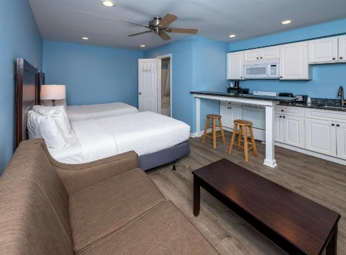 Commander Beach House Hotel - image 5