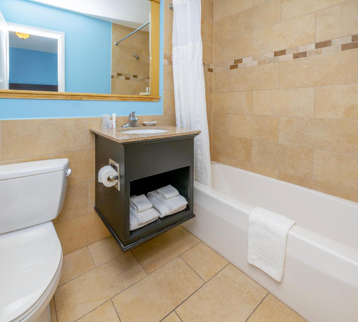 Commander Beach House Hotel - image 6