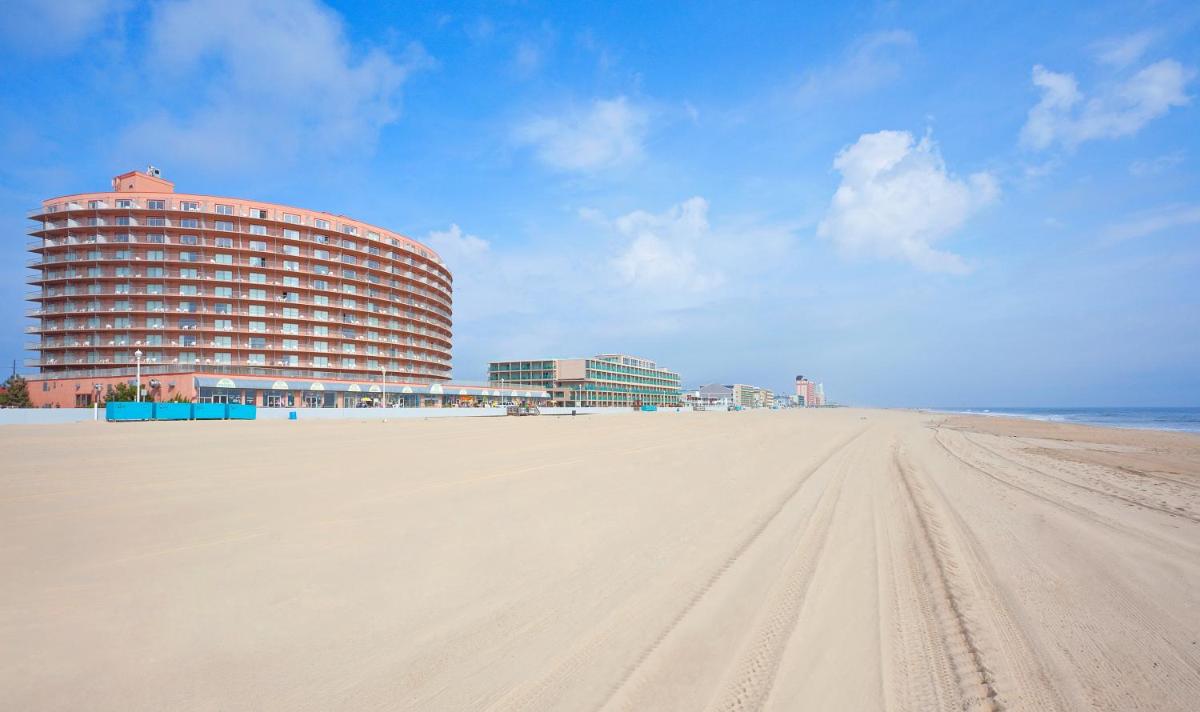 Grand Hotel Ocean City Oceanfront - image 3