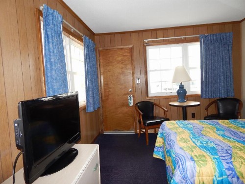 Sun 'n Fun Motel - image 5
