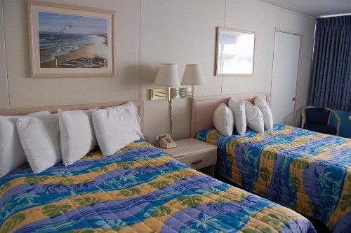 Thunderbird Beach Motel - image 18