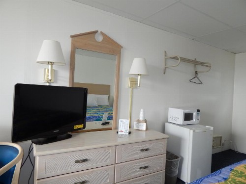 Thunderbird Beach Motel - image 22