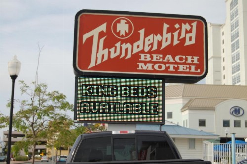 Thunderbird Beach Motel - image 9