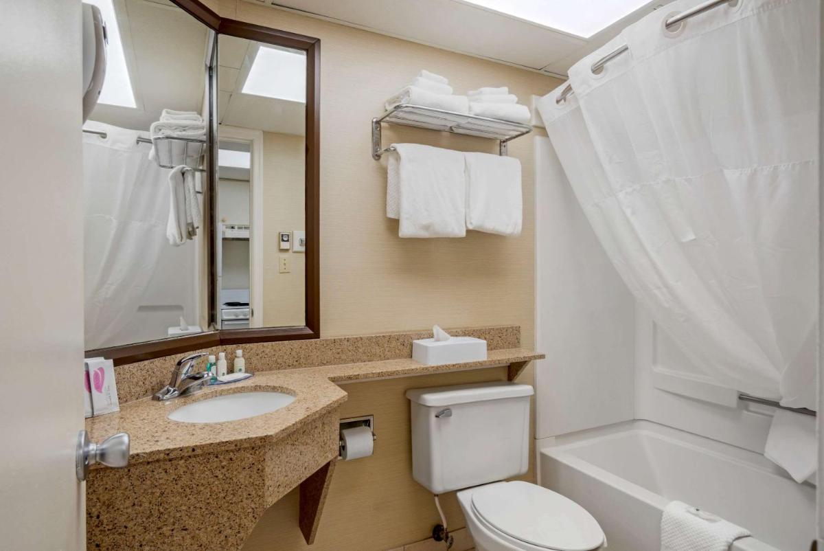 Quality Inn & Suites Oceanblock - image 5