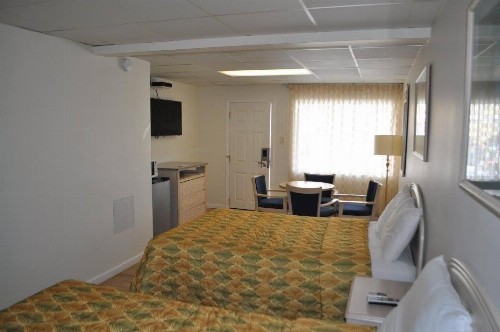 Islander Motel - image 10