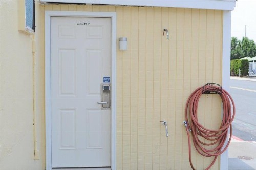 Islander Motel - image 2