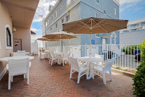 Comfort Inn Boardwalk - image 30