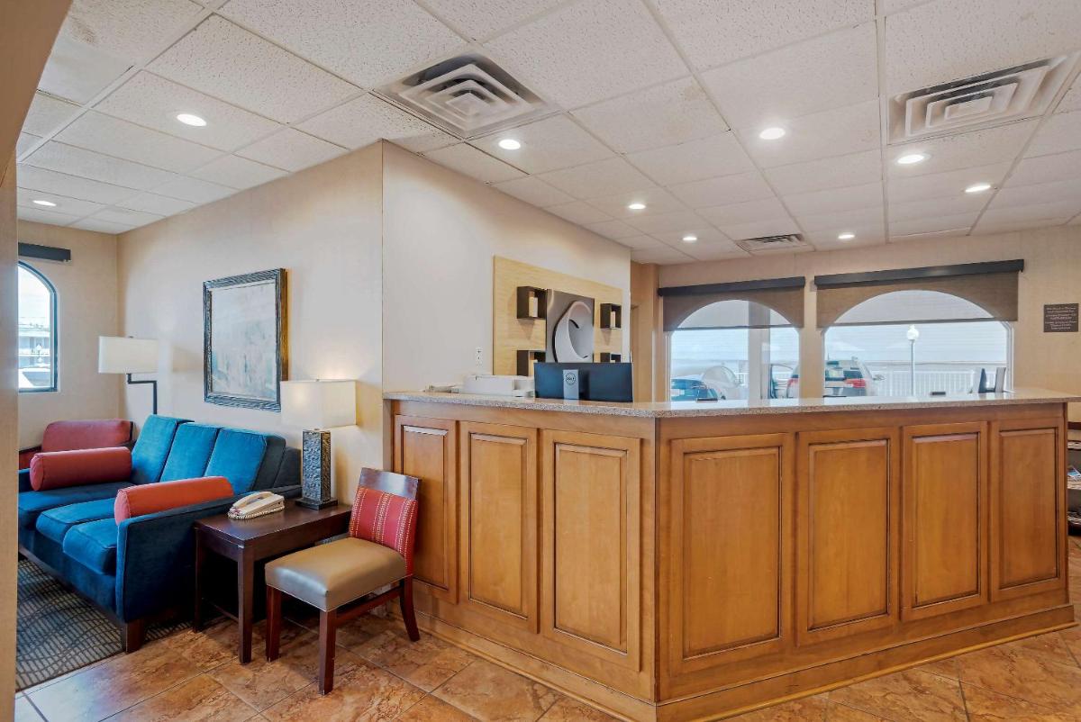 Comfort Inn Boardwalk - image 4