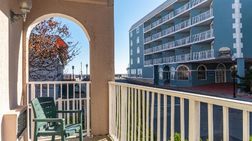 Comfort Inn Boardwalk - image 42