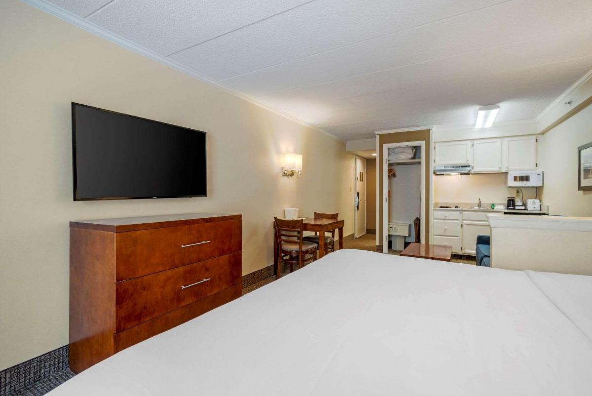 Comfort Inn Boardwalk - image 7