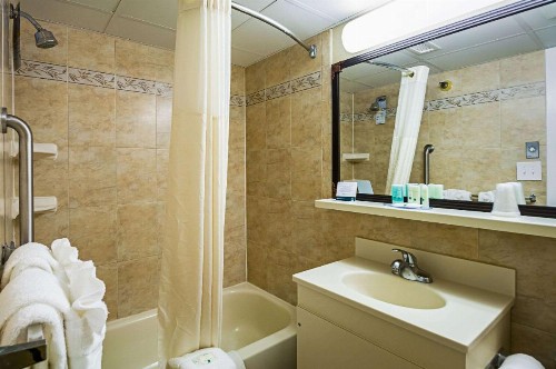 Quality Inn Oceanfront - image 26