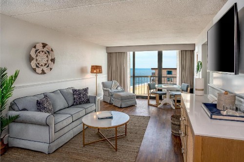 Clarion Resort Fontainebleau Hotel Oceanfront - image 32