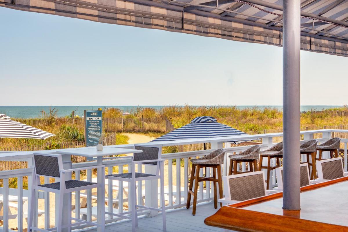 Clarion Resort Fontainebleau Hotel Oceanfront - image 4