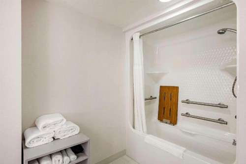 Comfort Suites Ocean City - image 13