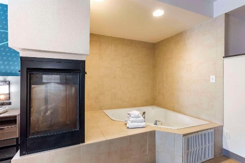 Comfort Suites Ocean City - image 22