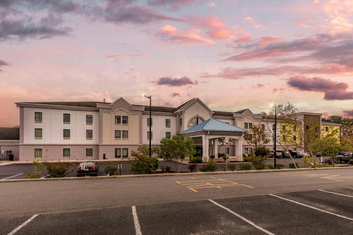Comfort Suites Ocean City - image 4