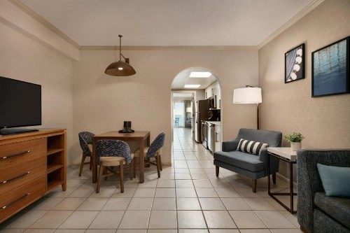 Holiday Inn Hotel & Suites Ocean City an IHG Hotel - image 13