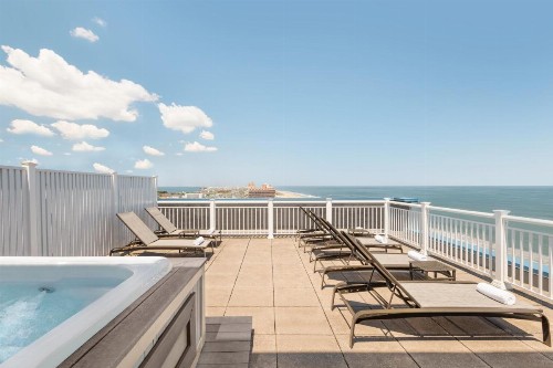Holiday Inn Hotel & Suites Ocean City an IHG Hotel - image 40
