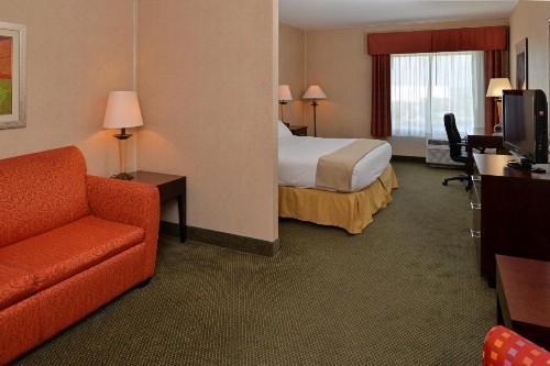 Holiday Inn Express & Suites - Ocean City an IHG Hotel - image 11