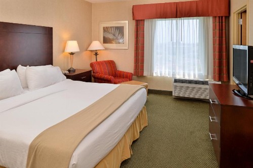 Holiday Inn Express & Suites - Ocean City an IHG Hotel - image 12
