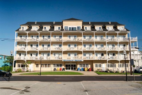 Gateway Hotel & Suites Ascend Hotel Collection